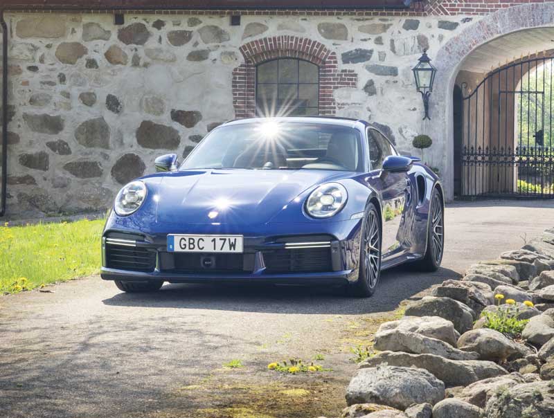 Voyage-Porsche-911-turbo-den-ultimata-kombon